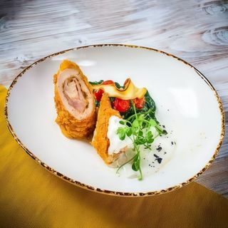 Cordon bleu cu spanac sote și sos de ciuperci 