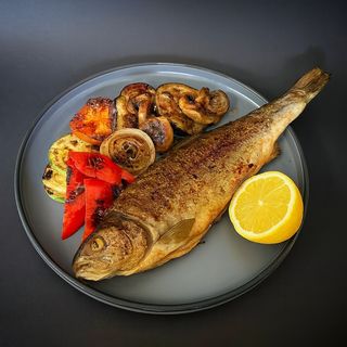 Pastrav  cu legume la gratar  180/200g     