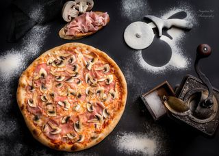 Pizza Prosciutto e Funghi