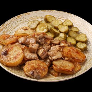 Cartofi “Ca la buna”cu hribi