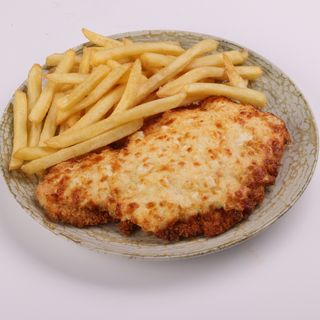 ȘNITEL DE PUI DE PUI TOPIT IN  CAȘCAVAL