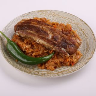 FLEICĂ CU OS SI VARZĂ CĂLITĂ