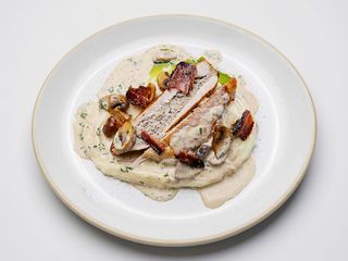 Piept de pui umplut cu camembert și trufe