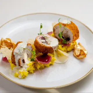 Piept de curcan umplut și risotto a la milanese