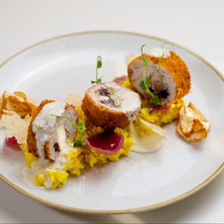 Piept de curcan umplut și risotto a la milanese