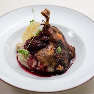 Pulpă de rață cu piure cu trufe