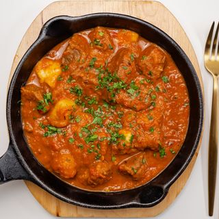 Gulaș de vită cu cartofi