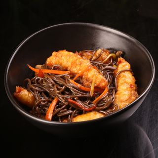 Noodles soba cu creveti pane