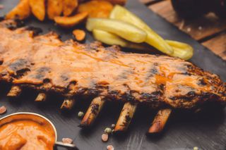 Coaste de porc cu sos de muștar 500 g