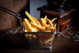 Cartofi proaspeți, prăjiți 150 g