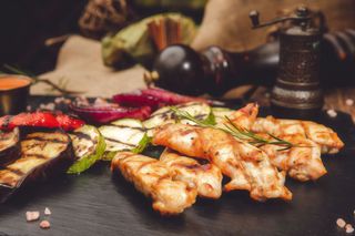 File de pui la grătar cu unt și rozmarin 250 g