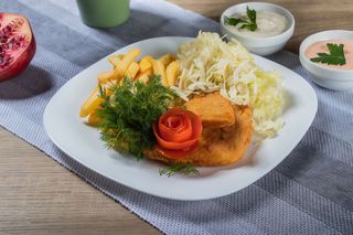 Cascaval pane + sos si salata la alegere 