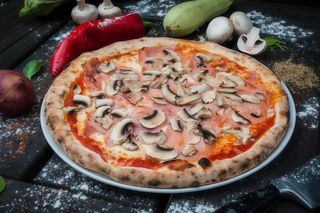 Pizza Prosciutto funghi