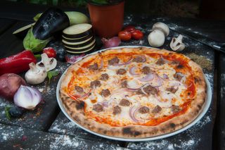 Pizza Salsicia e Cipolla
