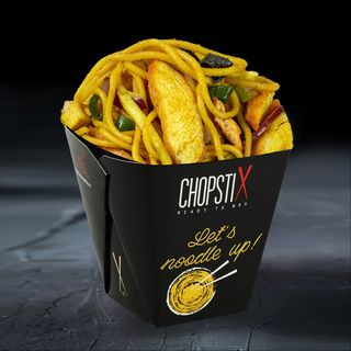 Noodles cu pui stir fry