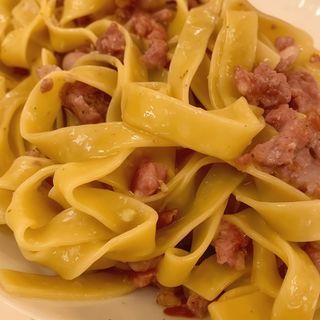 Tagliatelle salsiccia e funghi