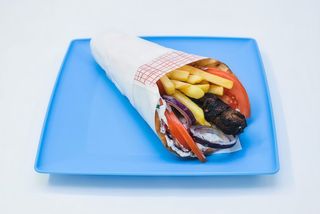 Souvlaki cu vita si oaie la pita