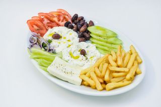 Gustare greceasca la farfurie