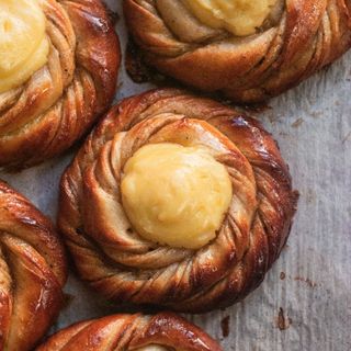 CARDAMOM Vanilla Buns