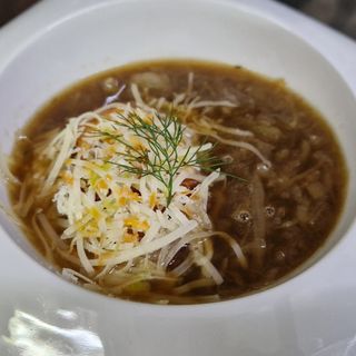 Supa de ceapa cruton parmezan