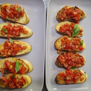 bruschete cu rosii