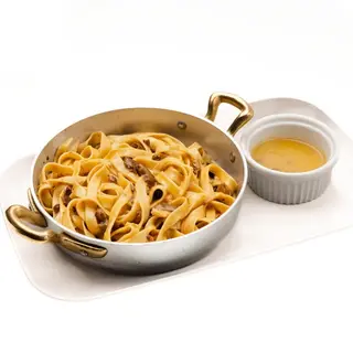 Tagliatelle proaspete cu ciuperci de padure si unt