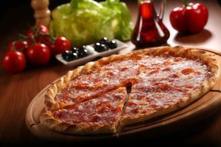 Pizza Salam picant & gorgonzola medie