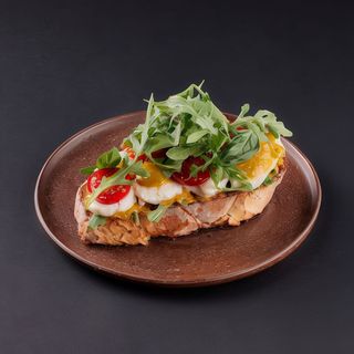 Toast cu mozzarella si rosii cherry