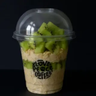 Gustare vegană cu ovăz  și kiwi 