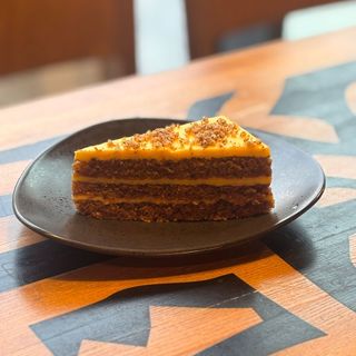 Tort cu morcovi și  cremă de portocale