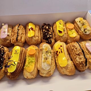 Cutie cu 14 mini éclair asortate