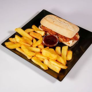 PULLED PORK SANDWICH