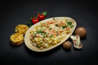 Tagliatele cu Somon in Sos Alb (PASTE FRESH) 495 Gr.