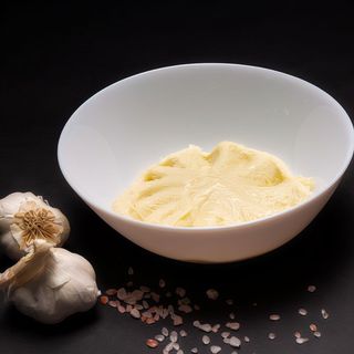 Sos usturoi cu smantana 50 Gr.