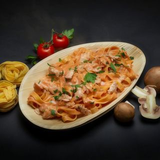 Tagliatele Somon in Sos Rose (PASTE FRESH) 520 Gr.