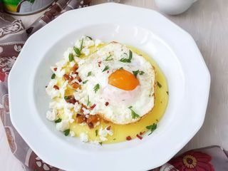 Mamaliga cu branza si ou