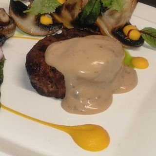 Filetto Da Vinci cu sos gorgonzola/piper verde/trufe