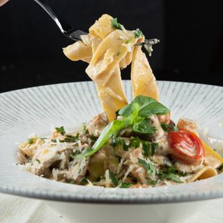 Papardelle cu creveţi, hribi si muschi de vita