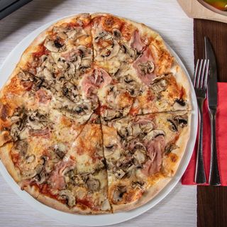 Pizza Prosciutto Funghi
