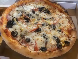 Pizza Casei Ø 26cm + 1 sos gratis