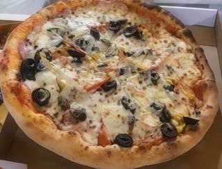 Pizza Casei Ø 32cm + 1 sos gratis