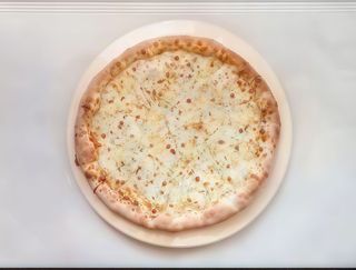 Pizza Deliciosa Ø 26cm + 1 sos gratis