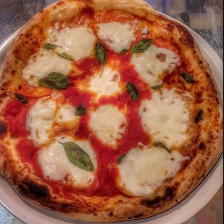 Pizza Margherita Ø 26cm + 1 sos gratis