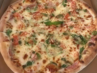 Pizza Bruschetti Ø 32cm + 1 sos gratis