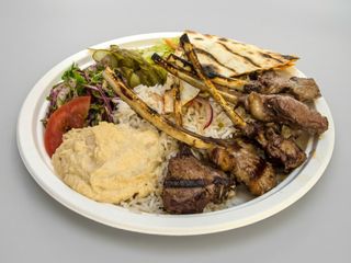 COTLETE DE BERBECUT CASTALETTA CU OREZ ARABESC SI HUMMUS 350/150/50GR