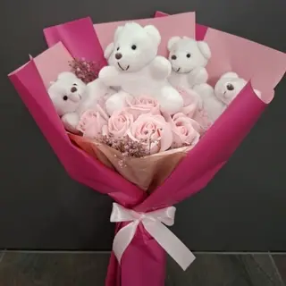 Buchet trandafiri din sapun si ursuleti