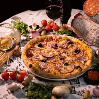 Pizza Tonno