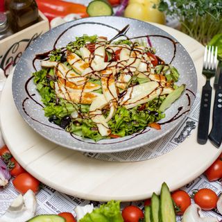 Salata Fresh cu Halloumi