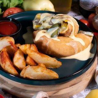 Joy burger cu cartofi prajiti/wedges si sos la alegere