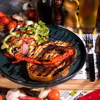 Porchetta cu Salata fresh